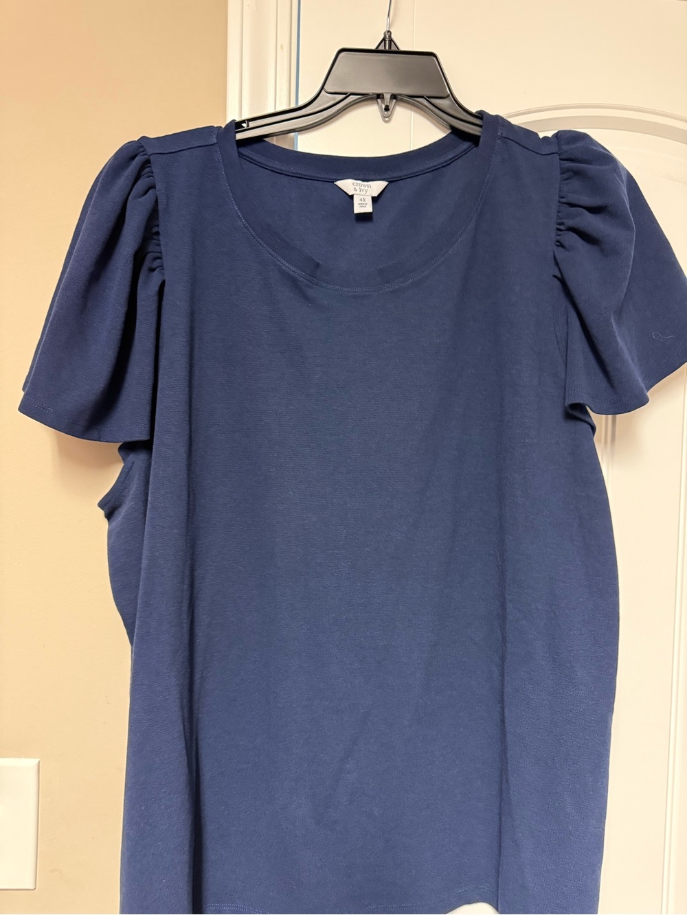 crown & ivy Navy Puff Sleeve Short Sleeve Tee